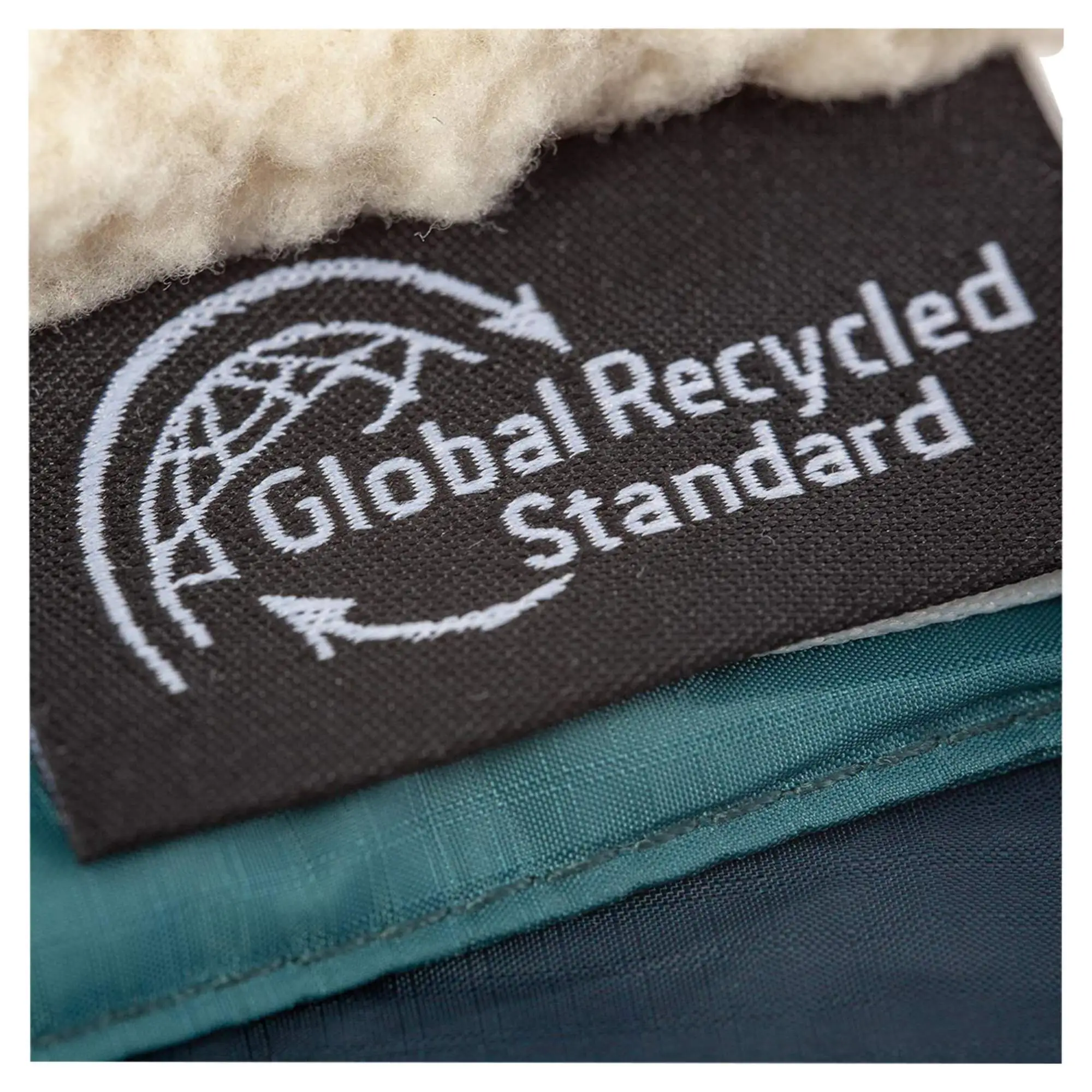 VICKYWOOD X VOITED CLOUDY TOUCH KISSENDECKE - Decke – Bild 7